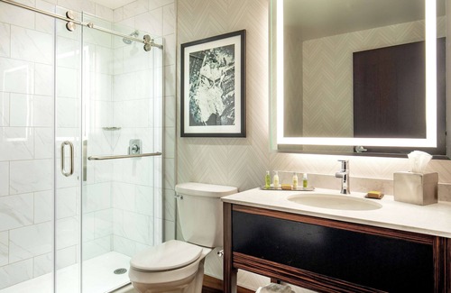 Downtown Hotel | DoubleTree by Hilton Youngstown Downtown