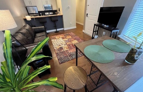 Roanoke Apartment | Downtown 1st Floor Apt: Walk to Breweries, Food