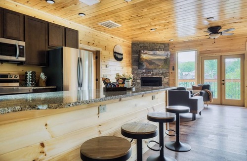 Gatlinburg Cabin | Downtown 5 Bdr Cabin Indoor Pool, Hot Tub, Cinema