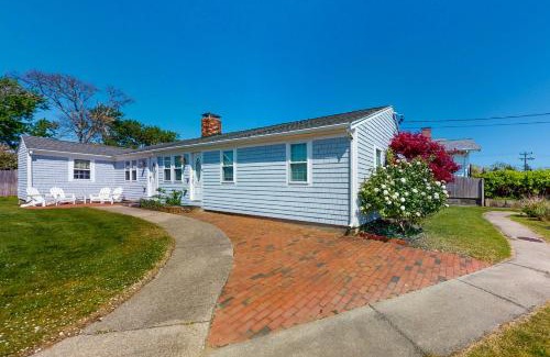 West Yarmouth Apartment | Downtown Beach Cottage