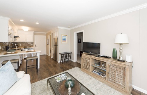 Charleston Historic District Condo | Downtown Charleston! Walking distance to The Battery!
