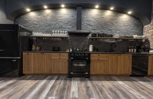 Downtown Louisville Apartment | Downtown Derby Delight