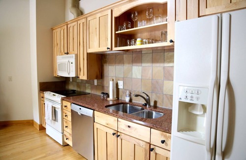 Estes Park Condo | Downtown Estes - Luxury Loft with KING Bed in the Heart of Town!