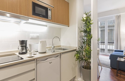 Sao Pedro Apartment | Downtown Funchal Apartments 1B Norte, in the heart of the city.
