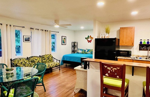 Historic Kailua Village House | Downtown Kailua Kona Inn