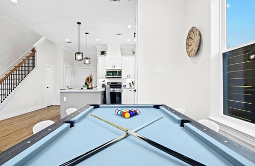 Greater Third Ward House | Downtown Luxe Retreat: Pool, Patio, Games & Grill