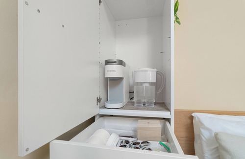 University South Cottage | Downtown Palo Alto Gem! Cute, Spotless Guest House