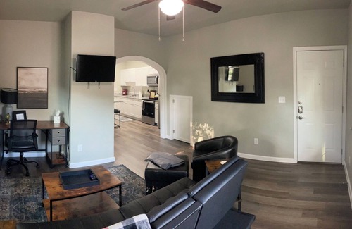 Highland Park Apartment | Downtown San Antonio/Highland Park, Cozy 1 bedroom, Wifi, AC, washer/dryer, 101