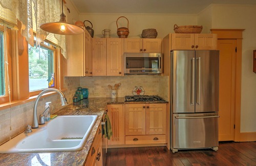 Glenwood Springs House | Downtown Spring Cottage