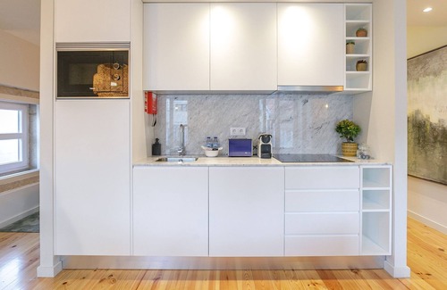 Centro / Baixa Apartment | Downtown Studio w/Pool, AC & Balcony by LovelyStay