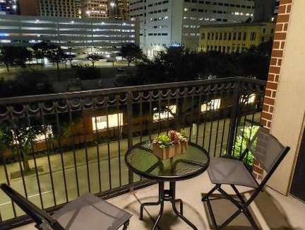 Central Business District Apartment | Downtown Views 24 Hr Amenities Resort Style Pool