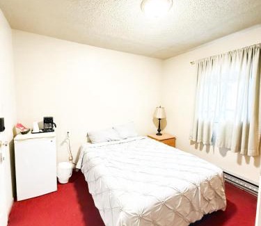 Delta Junction Hotel | Draft House & Lodge