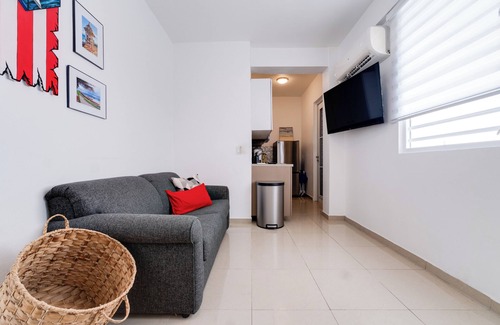 Isla Verde House | Dream Studio - Walk to Beach - 1BR/1BA/AC/WIFI