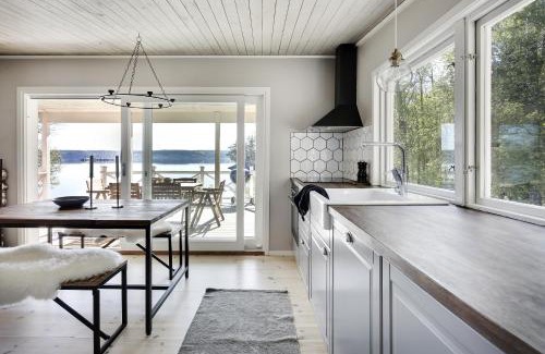 Sodertalje Municipality House | Dreamy House w. private dock by the Baltic sea
