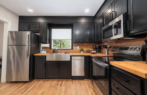 Henry Cottage | Driftwood Cottage- Smith River Fly Fishing retreat