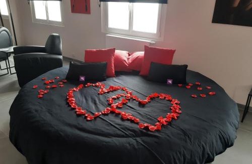 Plateau de Haye Bed & Breakfast | Ds Plaisir Love Room avec sauna, jacuzzi à Nancy