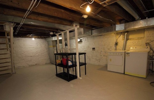 Kitchener House | DTK Comfy Farmhouse Semi 2 Beds