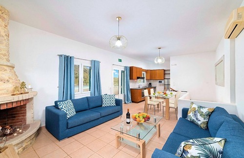 Kavallos House | Du Lac Alpha Villa Private Pool