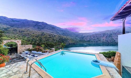 Kavallos House | Du Lac Alpha Villa Privater Pool