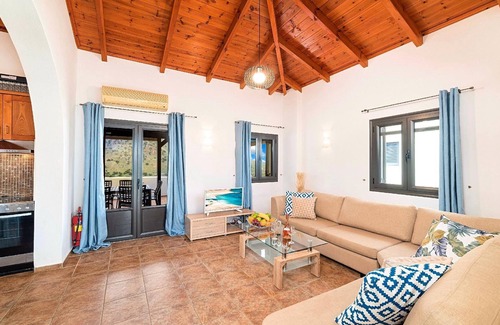 Kavallos House | Du Lac Omega Villa Private Pool