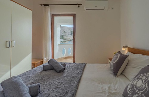 Metajna Apartment | Dubravko
