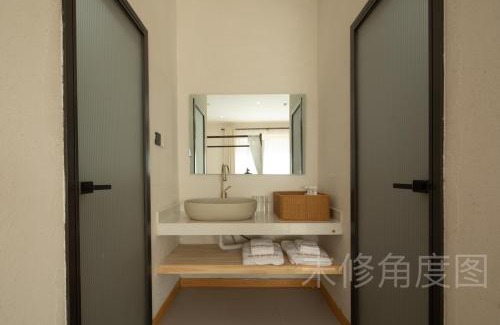 Mingsha Mountain and Crescent Spring House | DunHuang Sky Luna Inn