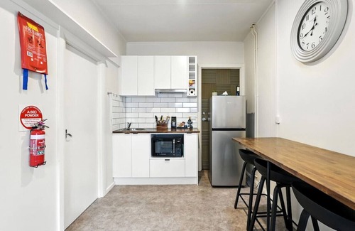 North Hobart Apartment | Dunn Cottage North Hobart x 6