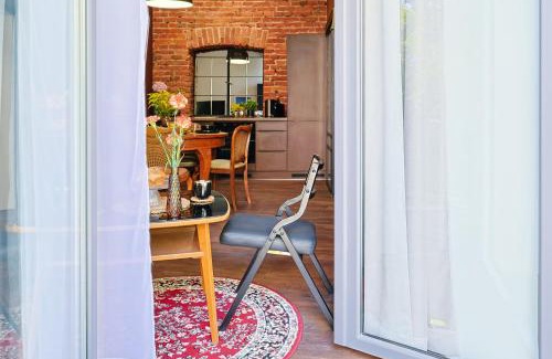 Lodz Apartment | Duo Tones, art & nature, parking