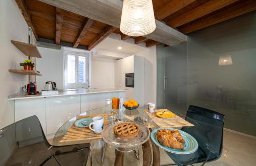 Iseo Apartment | Duomo Apartment