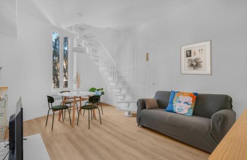 La Fontana Apartment | Duomo-Isola Home design-self check-in
