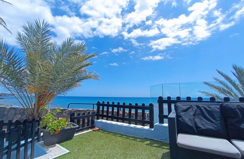 Playa del Aguila House | Duplex first line on the beach overlookin the sea Swimming pool - Wifi
