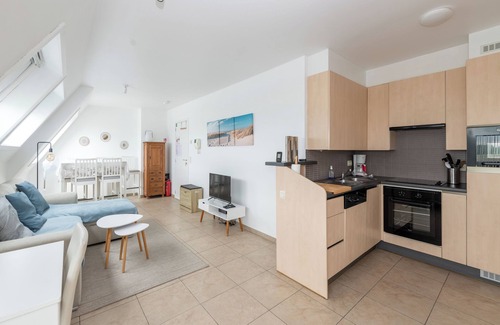 Nieuwpoort Apartment | Duplex flat with shared pool on estate