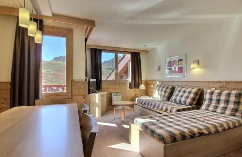 Belle Plagne Apartment | Duplex moderne proche pistes, balcon, cuisine équipée, pour 7 pers - FR-1-455-181