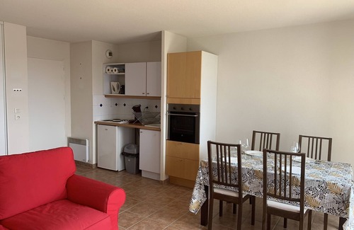 Port Guillaume Apartment | Duplex with Balcony Near Beach in Dives-sur-Mer – Ideal for 4