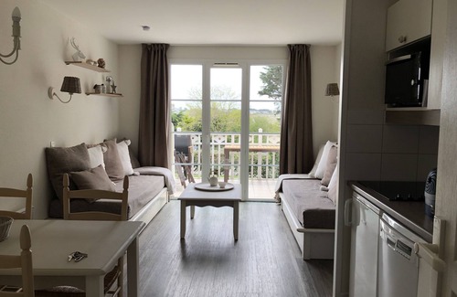 Arzon Apartment | Duplex with terrace in quiet residence between beach and Port Crouesty.