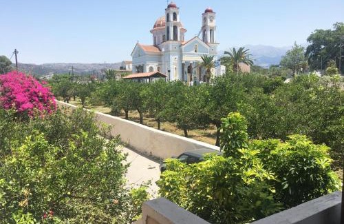 Alikianos Apartment | Dusk Apartments with Stunning Mountain View