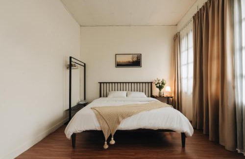 Old Quarter Apartment | Dusk House