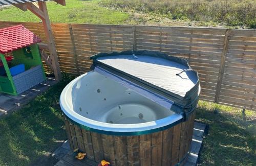 gmina Morawica House | Dwa Wymiary - Całoroczny domek z Jacuzzi i basenem podgrzewany w okresie wiosna - lato w cenie