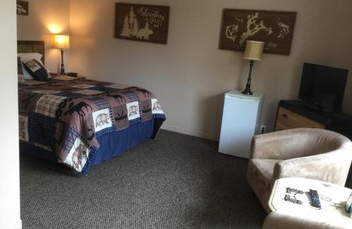 Dwight Hotel | Dwight Village Motel