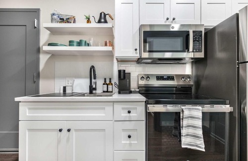 Macon Apartment | Dynamic Stay Connected Comfort Steps from Atrium