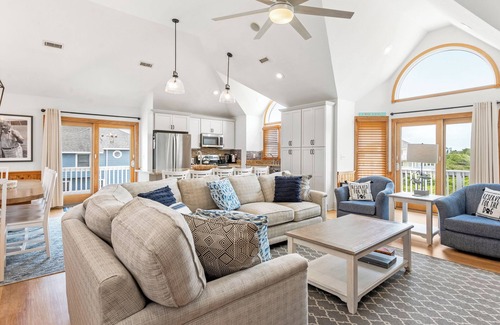 Whalehead Beach House | E=M(Sea)2: Private Pool & Hot Tub, Rooftop Deck w/Ocean View, Pet-friendly
