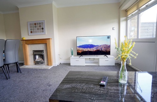 Ashford Apartment | E2M Stays Heathrow Beautiful FreeParking