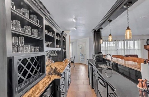 Cecil Apartment | Eagle Crest; Monthly discount for Travelers!