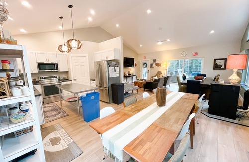 Rome House | Eagle's Nest Guest House III - Less than 2 miles from SV - 16 beds!