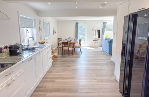 Holworth House | East Creek - Beachside Holiday Home With Pool - Ringstead