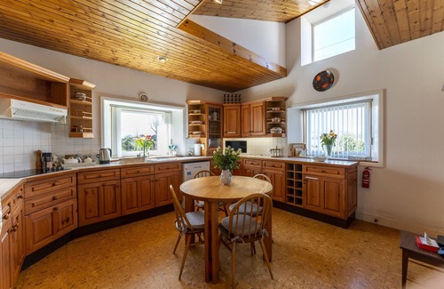 Denny Cottage | East Kelt Farm Cottage - a cottage that sleeps 6 guests in 3 bedrooms