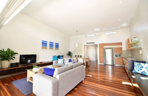 Belongil Apartment | East on Byron