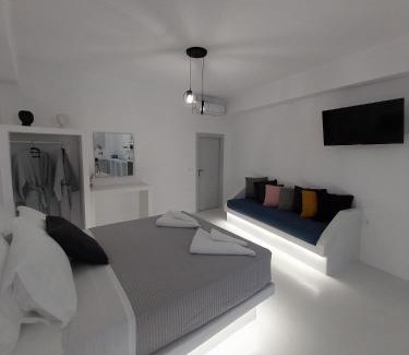 Perissa Hotel | East Wind Perissa
