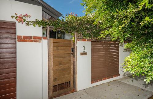Mosman Park House | EAST3 - Coastal Hideaway