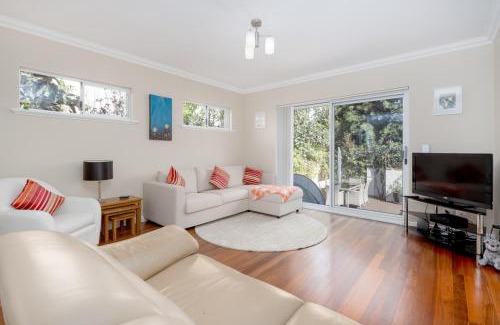 Mosman Park House | EAST3 - Coastal Hideaway